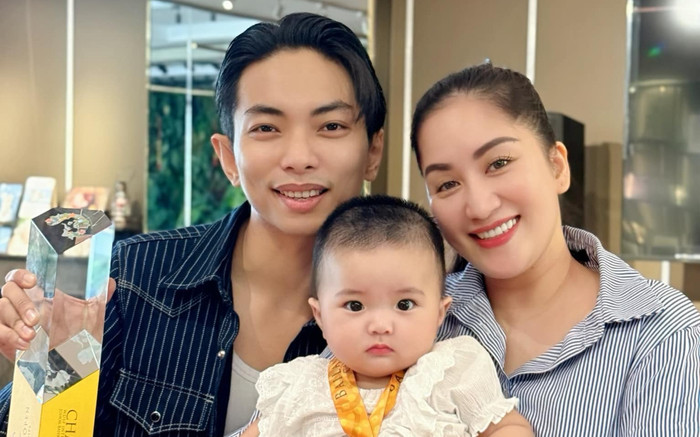 Khánh Thi - Phan Hiển tặng quà đặc biệt cho con gái, phải phấn đấu trong 15 năm qua Ảnh 2