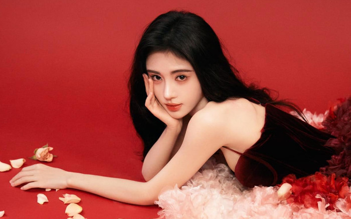 Cúc Tịnh Y mặc váy cưới công bố ngày trọng đại, danh tính chú rể gây chú ý Ảnh 2