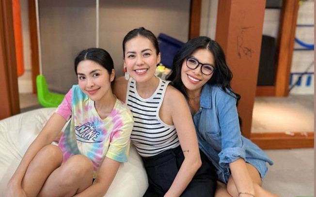 Tăng Thanh Hà khoe mặt mộc không son phấn, một chi tiết phát sáng trong khung hình Ảnh 2