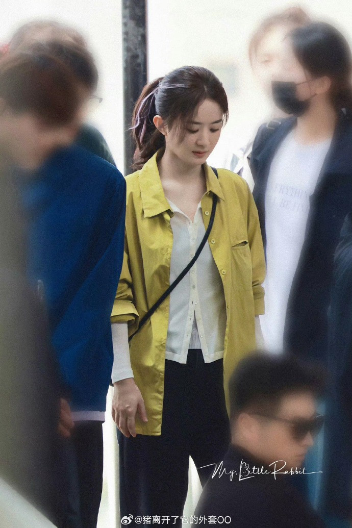 Triệu Lệ Dĩnh công khai yêu đương trai trẻ sau chia tay Lâm Canh Tân Ảnh 5