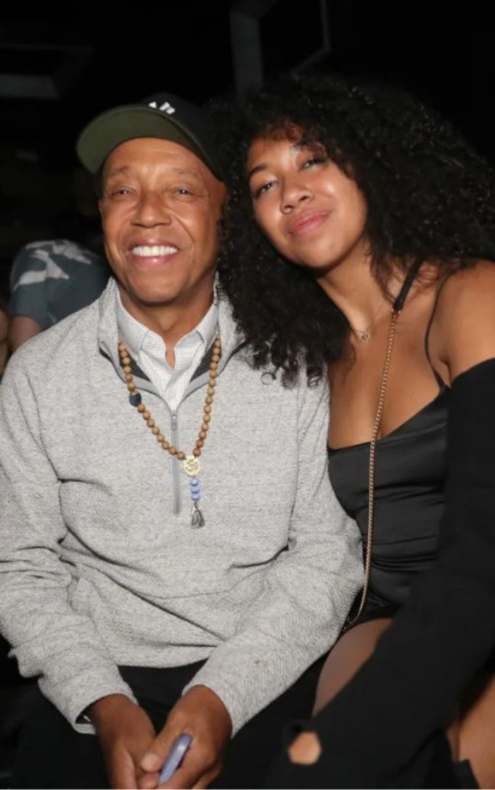 Người mẫu Aoki Lee Simmons và doanh nhân Vittorio Assaf từng có một mối quan hệ tình cảm hạnh phúc trước khi công bố 'đường ai nấy đi'.