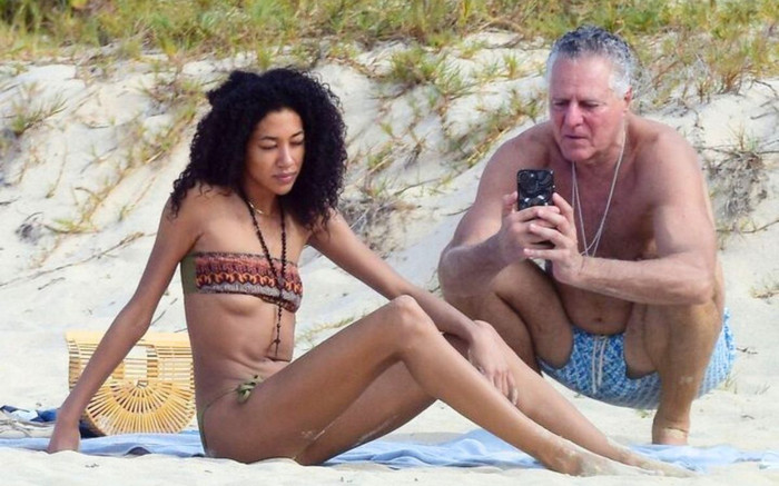 Người mẫu 21 tuổi chia tay bạn trai doanh nhân U70 Ảnh 2