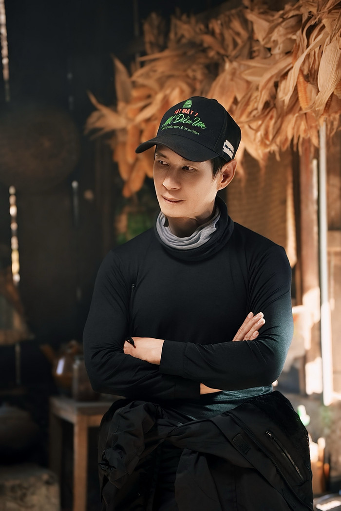 Lý Hải tại phim trường Lật Mặt 7.