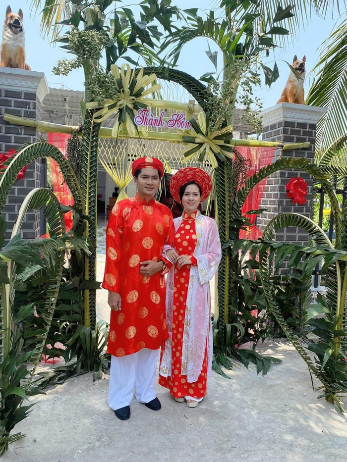 Nhiều lời chúc tốt đẹp đã được gửi đến gia đình nhỏ của nam diễn viên. Diễn viên Lê Phương, Hiếu Nguyễn cùng nhiều đồng nghiệp cũng đã tràn vào góp vui với Minh Luân.