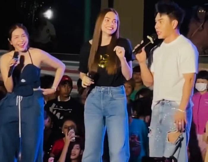 Hồ Ngọc Hà ghé thăm quán sinh tố của Lê Dương Bảo Lâm. 