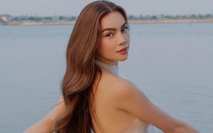 Đang diễn sung thì nhìn thấy fan nhí, Hồ Ngọc Hà phản ứng bất ngờ Ảnh 2