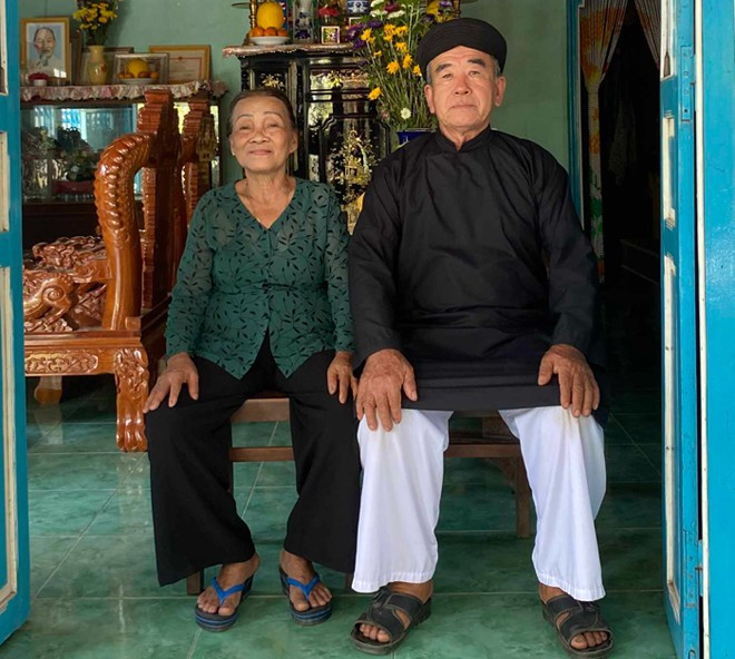 Ông bà ngoại của Linh