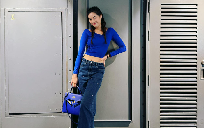 Soi dàn túi hiệu 'trăm triệu' mang đi du lịch của Khánh Vân Ảnh 2