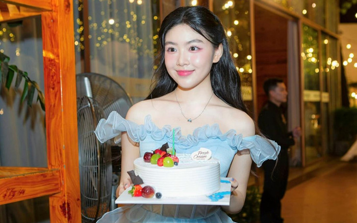 Loạt ảnh nét căng đẹp tựa thiên thần của con gái Quyền Linh khi bước sang tuổi 18 Ảnh 2