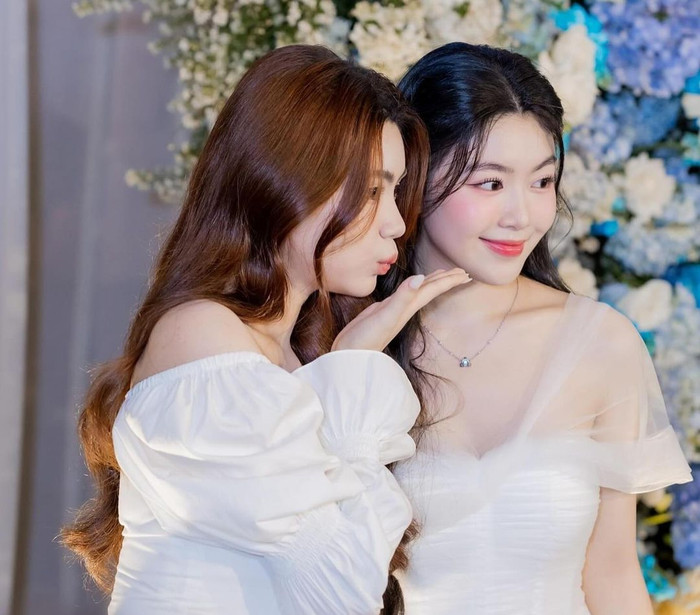 Quyền Linh luôn thể hiện sự tự hào, đong đầy hạnh phúc khi có hai cô con gái ngoan ngoãn, hiểu chuyện. Ảnh: Instagram linhhh.m