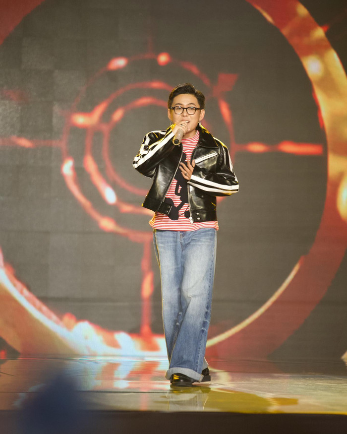 Đậu Tất Đạt là nhạc sĩ kiêm nhà sản xuất từng lọt vào Top 25 cuộc thi “Bài Hát Hay Nhất - Big Song Big Deal 2022”.&nbsp;