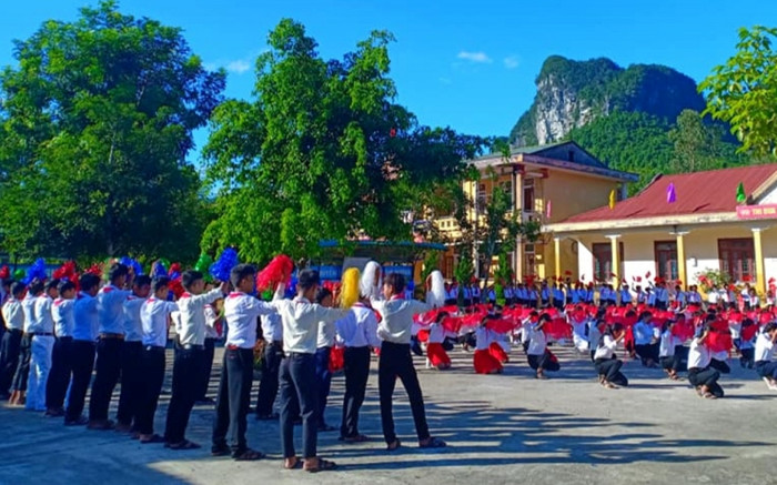 Cử giáo viên dạy phụ đạo cho học sinh lớp 6 ở Quảng Bình không biết đọc, viết Ảnh 2