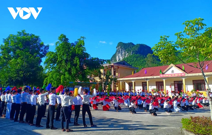 Buổi khai giảng tại trường THCS Hồng Hóa, huyện Minh Hóa