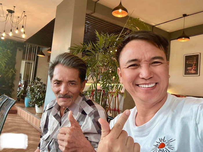 Nhạc sĩ Tô Hiếu từng giúp đỡ Thương Tín nhận show, ổn định cuộc sống. Tuy nhiên sau ồn ào đấu tố từ phía đàn anh, nam nhạc sĩ vẫn giúp ông kết nối các 'bầu show' đi làm để có thu nhập trang trải cuộc sống. Ảnh: Facebook Tô Hiếu