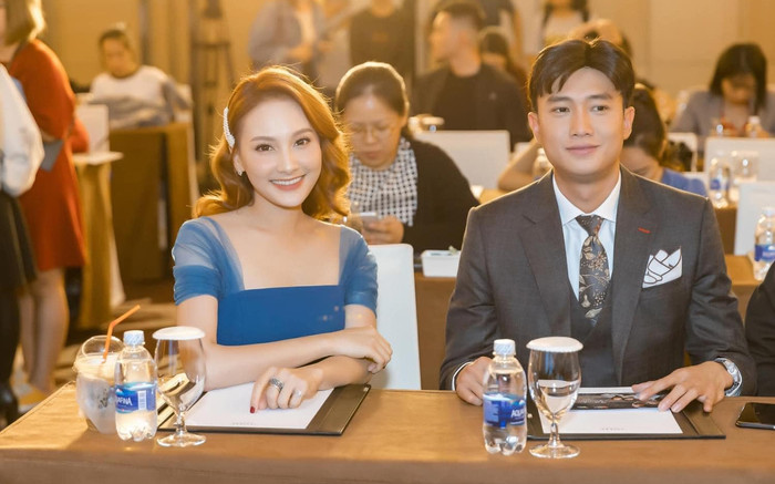 Mỹ nhân đình đám Vbiz đăng ảnh kỷ niệm 5 năm ngày trọng đại với Quốc Trường Ảnh 2