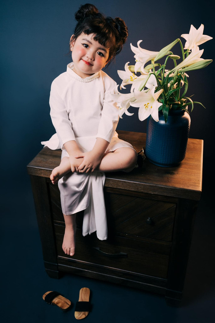 Cherry An Nhiên được nhận xét là phiên bản mini mẹ Quỳnh Kool với nước da trắng, mắt to tròn.