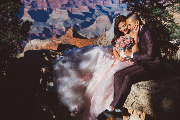 Nam diễn viên nhắn gửi đầy ngọt ngào đến vợ trong bài viết kỉ niệm 8 năm ngày cưới, hi vọng cả hai sẽ bên nhau thêm nhiều năm nữa. 