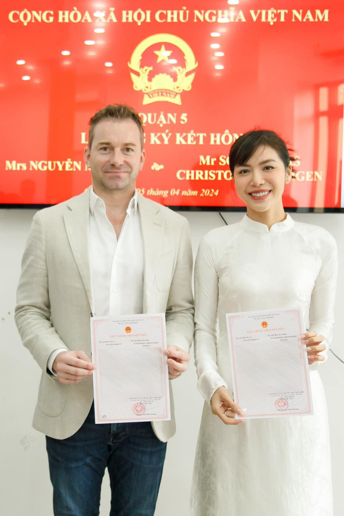 Đám cưới của Minh Tú sẽ diễn ra vào lúc 17h30. 