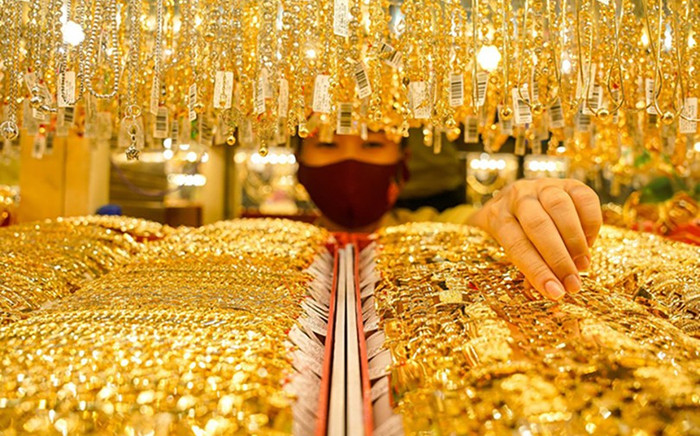 Giá vàng hôm nay (13/4): Vàng thế giới từ đỉnh cao kỷ lục đảo chiều giảm mạnh Ảnh 2