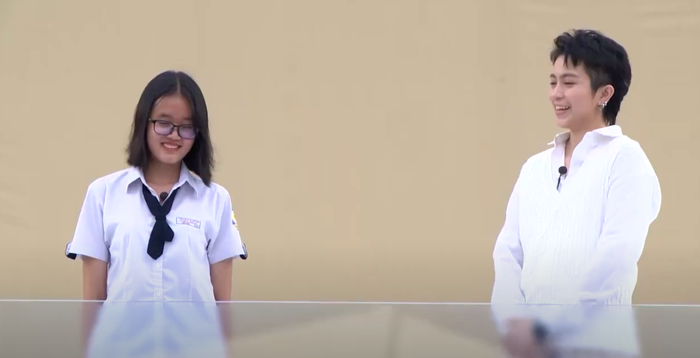 Nữ sinh Kiều Gấm