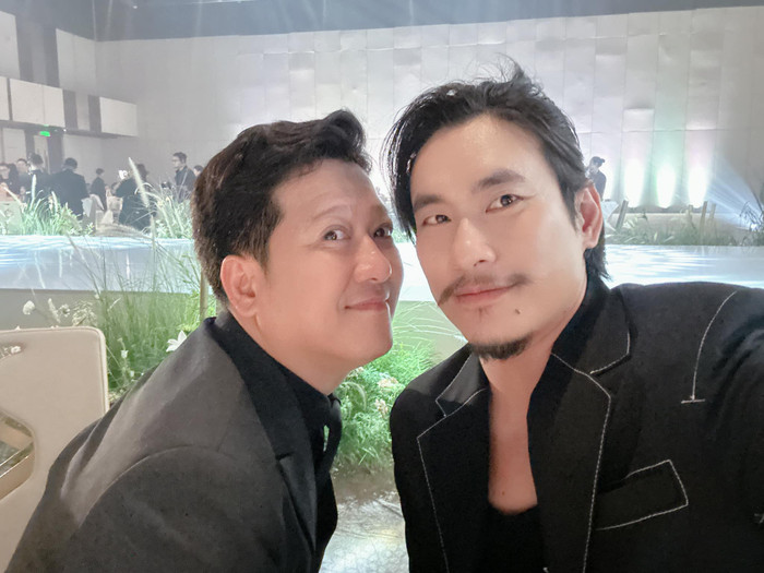 Nhờ Trường Giang cứu, Kiều Minh Tuấn mới có thể 'yên vị' chung vui cùng người em Minh Tú.