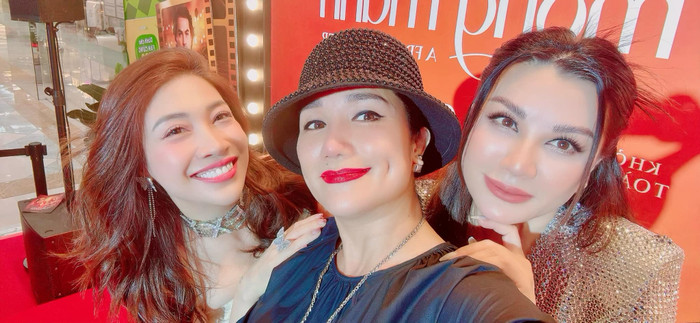 Cát Tường được nhiều đồng nghiệp nữ yêu mến. Ảnh: FBNV