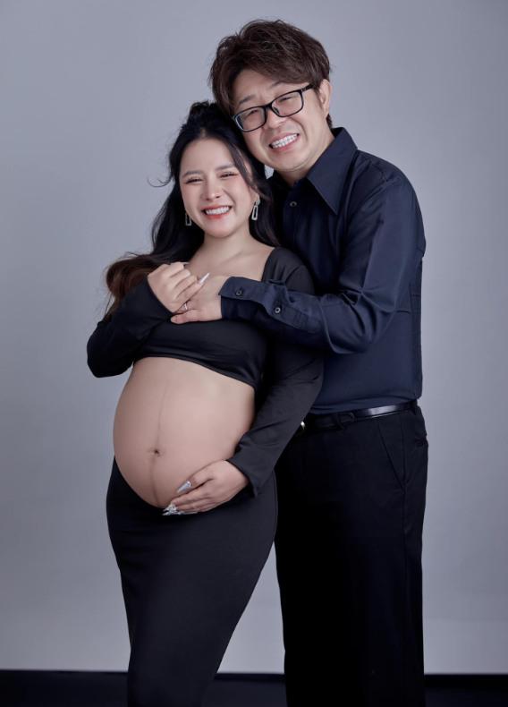 Hành trình mang bầu đáng nhớ của Bà Nhân Vlog.