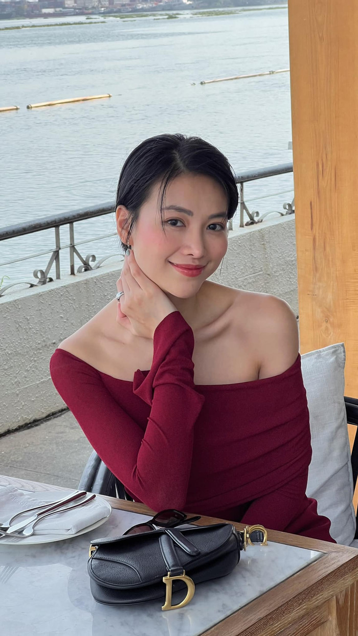 Khi cắt tóc ngắn, nhan sắc của Hoa hậu Phương Khánh ngày càng thăng hạng rõ rệt. Ảnh: FBNV