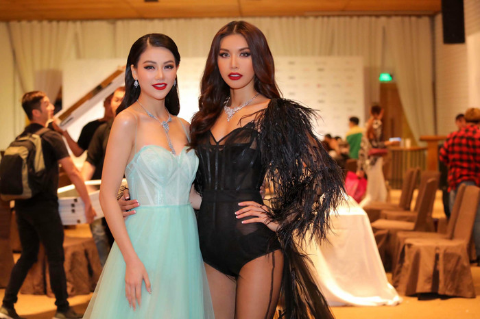 Mới đây Hoa hậu Phương Khánh còn đăng bài chúc mừng hạnh phúc Minh Tú: 'Mong chị luôn hạnh phúc nhé. Mãi nhớ lần đầu được diễn cùng chị'. Ảnh: FBNV