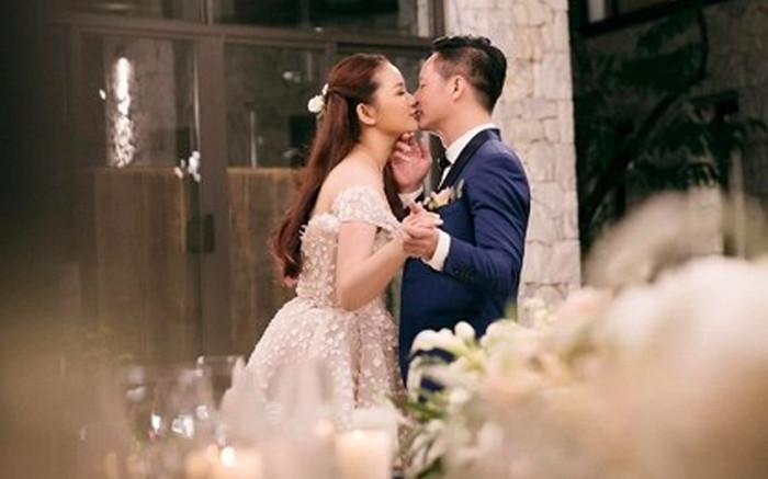 Kết hôn với đại gia hơn 2 con giáp, Á hậu Việt sống sang giàu, chê lời mời bán biệt thự giá 45 tỷ Ảnh 2