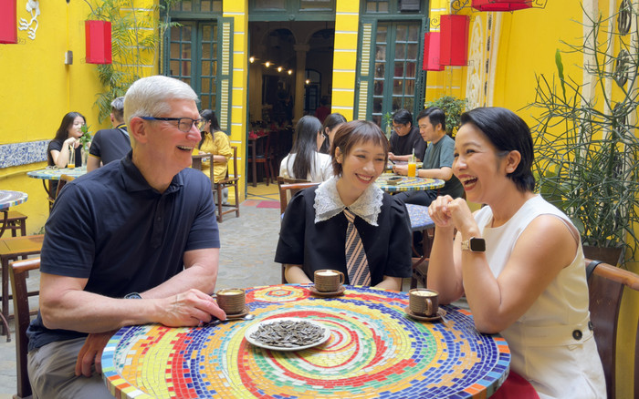 CEO Apple thưởng thức cà phê cùng mẹ con diva Mỹ Linh Ảnh 2