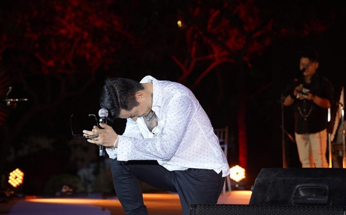 Tuấn Hưng bị khán giả yêu cầu trả tiền ngay giữa đêm nhạc Ảnh 2