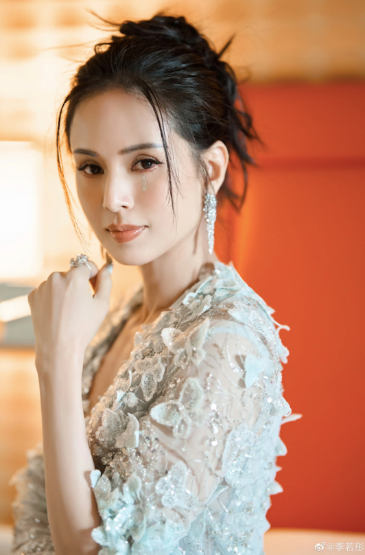 Nữ diễn viên rời showbiz bị bạn trai phụ bạc, vẻ ngoài hiện tại suýt không nhận ra Ảnh 4