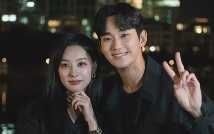 Lập kỷ lục nhưng phim 'Nữ hoàng nước mắt' của Kim Soo Hyun bị chê sáo rỗng Ảnh 2