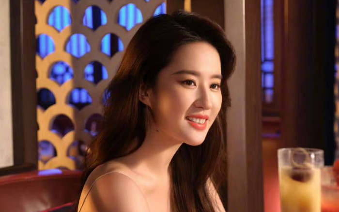 Tình cũ Lưu Diệc Phi gây sốt với nhan sắc mãn nhãn, chiếc đầu trọc là điểm nhấn Ảnh 2