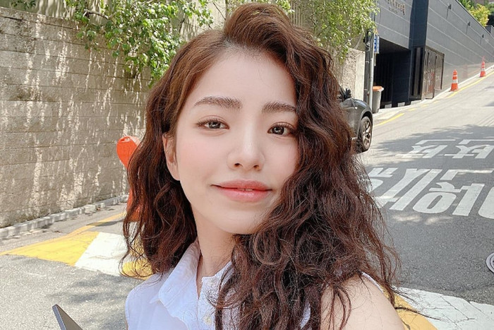 Hình ảnh diễn viên Kim Hwan Hee, người đã báo cảnh sát khi phát hiện camera quay lén ở trong phòng thử đồ. Ảnh: Sưu tầm