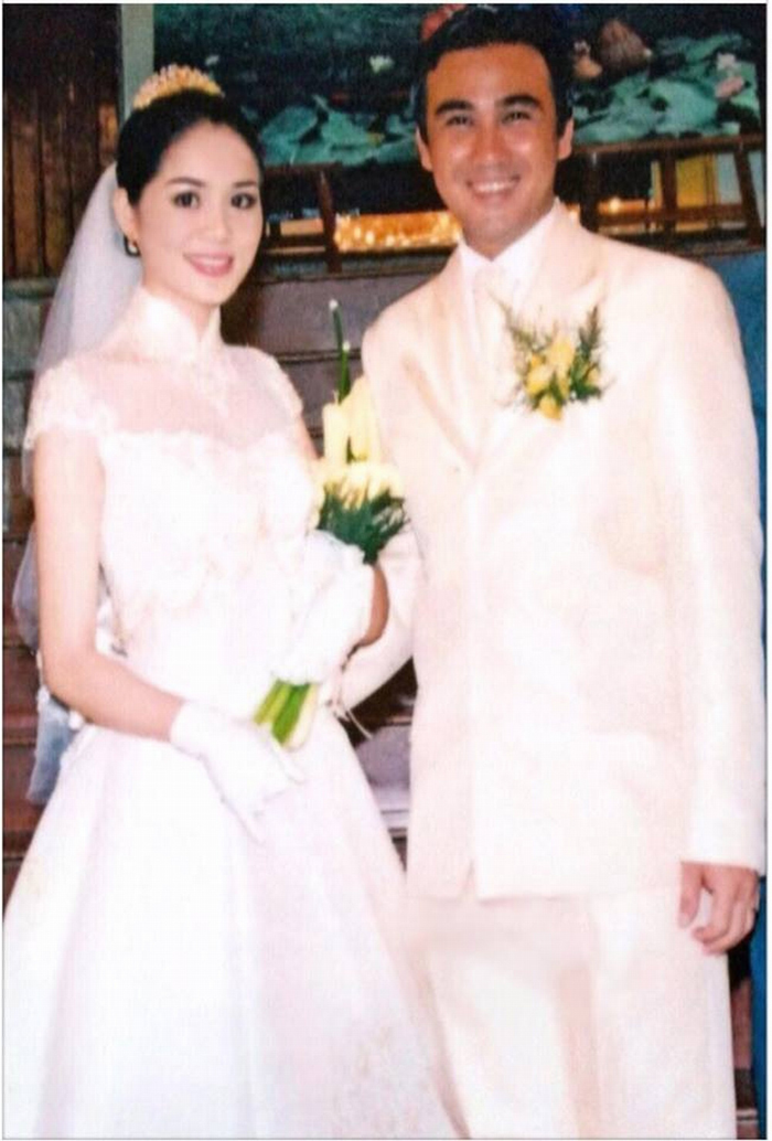Có thể nói, hai cô con gái nhà Quyền Linh thừa hưởng nét đẹp của cả ba lẫn mẹ. Vợ của nam MC - doanh nhân Dạ Thảo có nhan sắc nổi bật kể từ khi còn trẻ. 