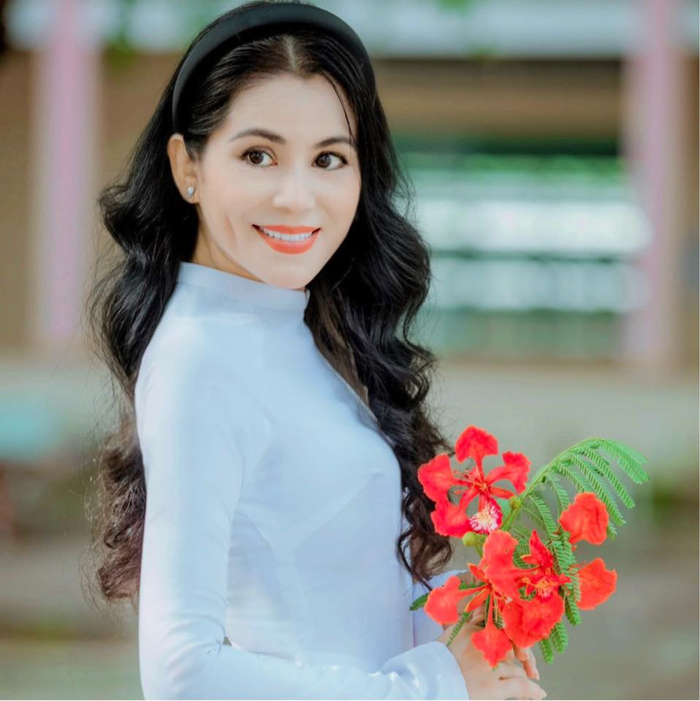Dạ Thảo và Quyền Linh cưới vào năm 2004, sau 2 năm, cặp đôi sinh bé Lọ Lem (tên thật Mai Thảo Linh và sinh thêm bé Hạt Dẻ (tên thật Mai Thảo Ngọc) và năm 2008. Lúc mới hẹn hò, nam MC cho biết vợ là một người vô cùng nề nếp, giữ mình. 