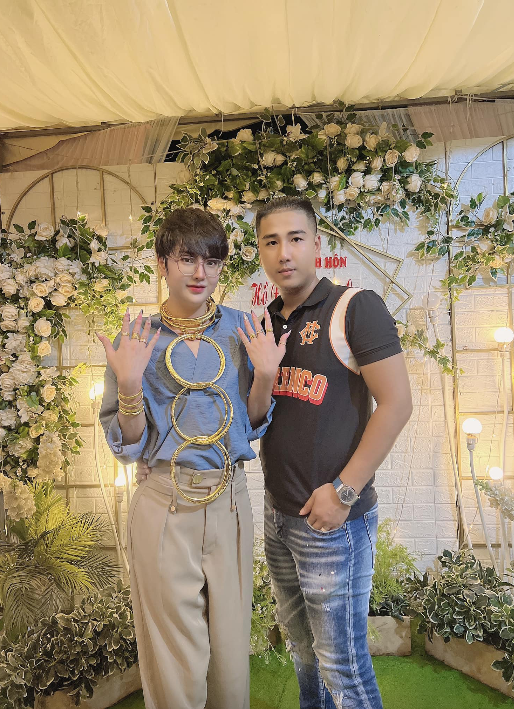 Mị có sở thích là sắm vàng tặng mẹ chồng,