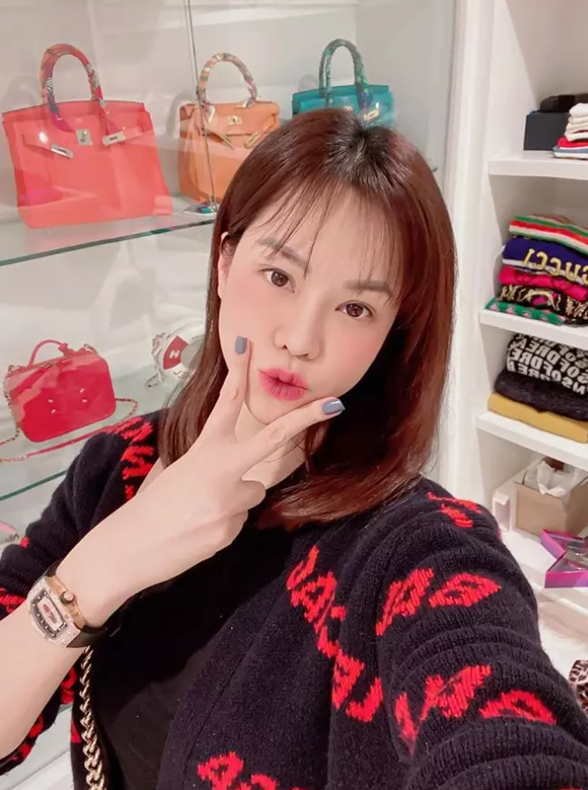 Căn phòng sang chảnh của con dâu tỷ phú Hoàng Kiều.