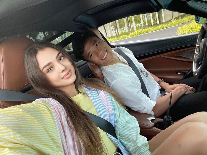 Đã 4 năm kể từ khi Bùi Tiến Dũng và vợ Tây Dianka Zakhidova hẹn hò và đi đến kết hôn. Người vợ hiện tại của nam cầu thủ cũng là cô gái duy nhất được anh công khai trước công chúng. Dianka Zakhidova được gia đình Bùi Tiến Dũng yêu quý và thương yêu như con ruột khi cô bắt đầu về làm dâu. 