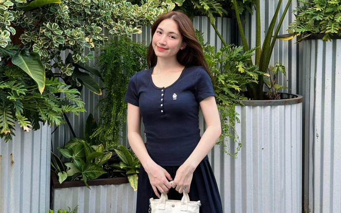 Hòa Minzy khoe ảnh 'sống ảo', Văn Toàn cùng hội bạn 'bóc mẽ' sự thật về chiều cao của nữ ca sĩ Ảnh 2