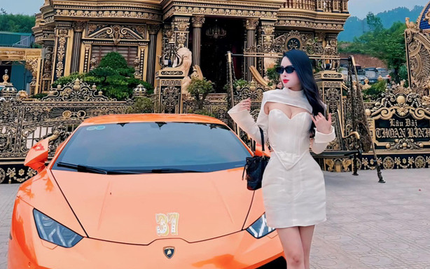 'Đại gia đồng nát' Nghệ An vừa xây xong lâu đài 100 tỷ đã sắm thêm siêu xe chục tỷ Ảnh 2