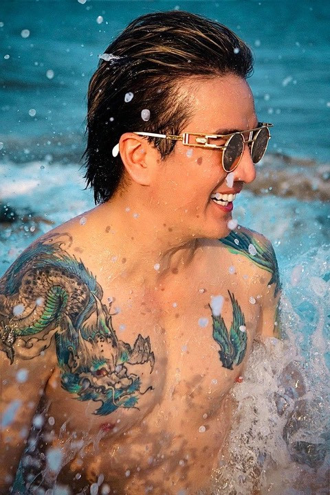 Đàm Vĩnh Hưng được khen ngày càng trẻ.