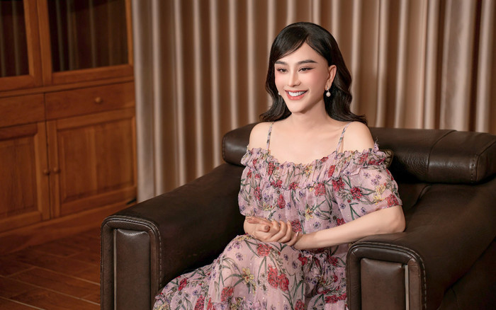 Lâm Khánh Chi không gội đầu 4 ngày sau khi chi 1 tỷ đồng để căng da mặt Ảnh 2