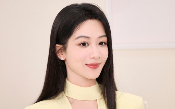 Dương Tử đẹp thanh lịch trong bộ ảnh mới, lăm le soán ngôi nữ thần của Địch Lệ Nhiệt Ba Ảnh 2