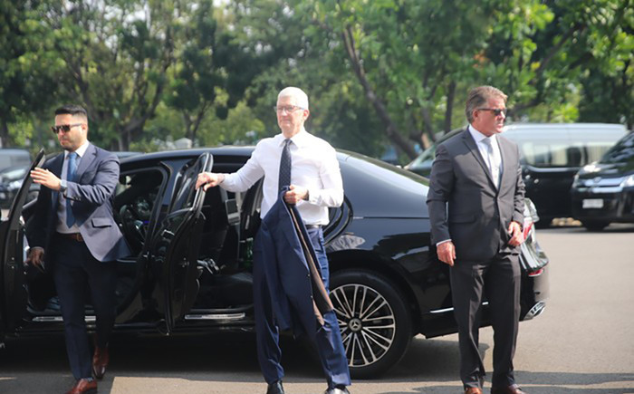 CEO Apple được tháp tùng bằng xe nợ thuế tại Indonesia Ảnh 2