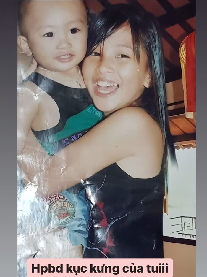 Hình ảnh chị em Hoa hậu Tiểu Vy ngày còn bé. Ảnh IGNV