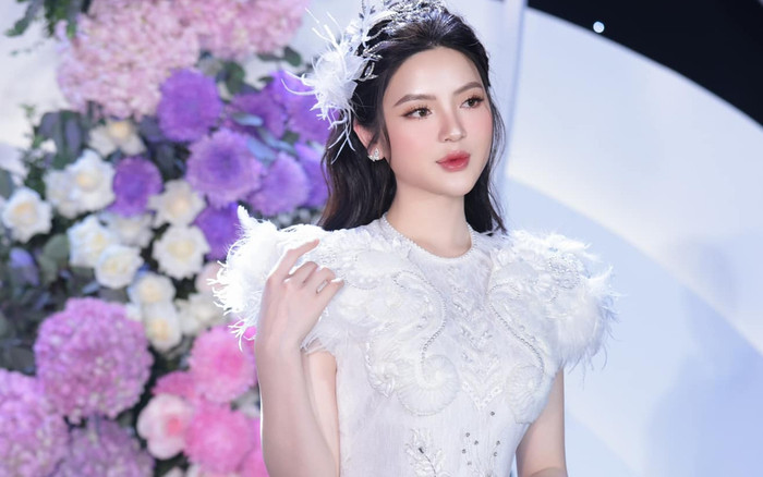 Chu Thanh Huyền đáp trả anti fan trên sóng livestream Ảnh 2