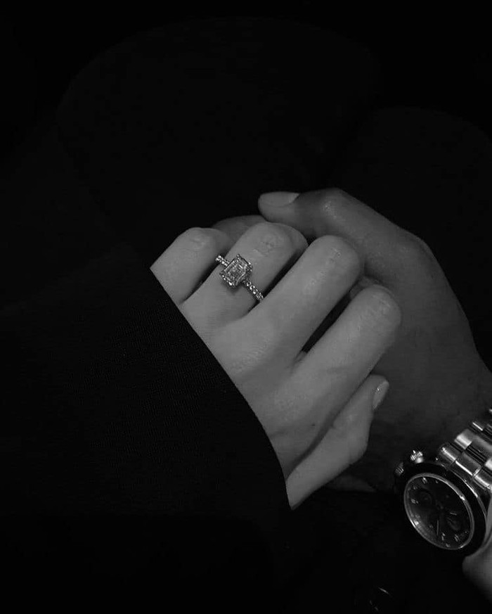 Hoa hậu Thiên Ân gây xôn xao cõi mạng khi khoe ảnh nắm tay với một người bí ẩn. Ảnh: FBNV